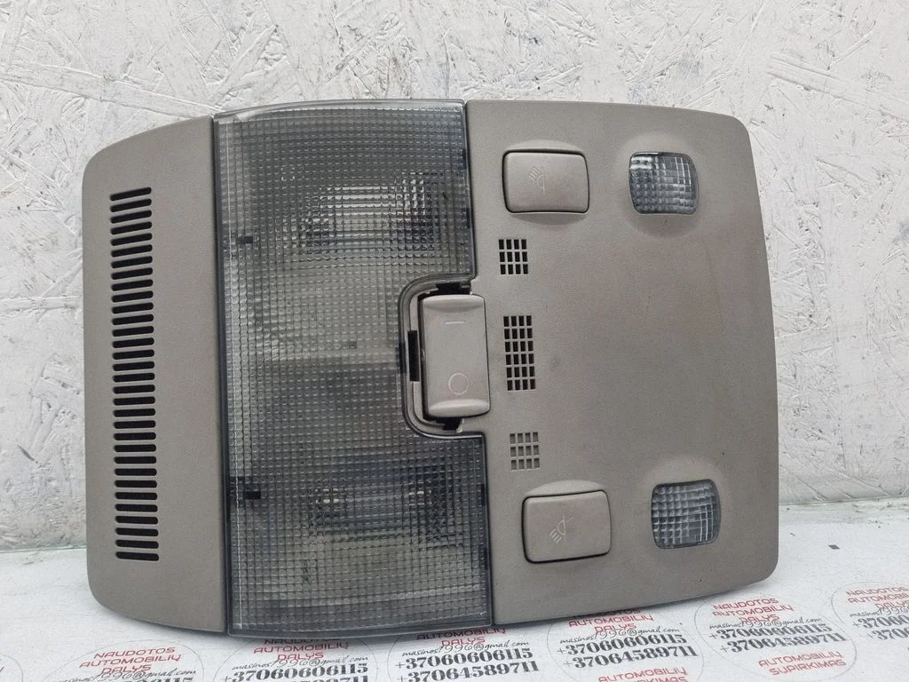Front seat light 8E0947135A