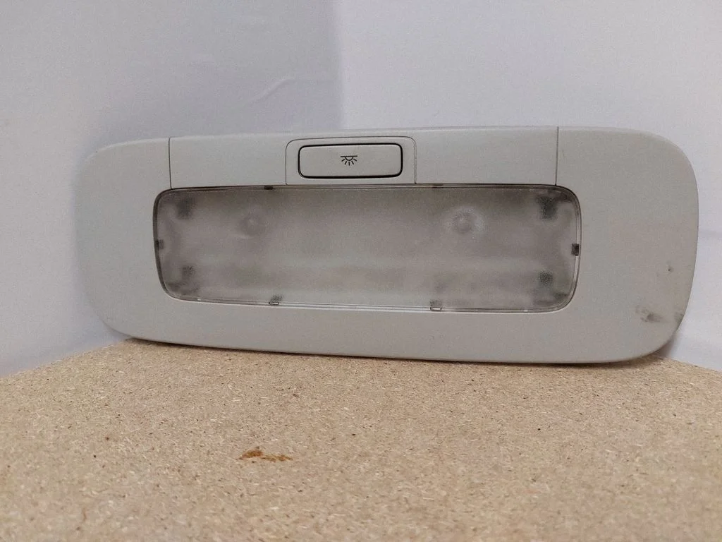 Lampka tylnych siedzeń GALINIVIETAPVIETIMOIBINTAS