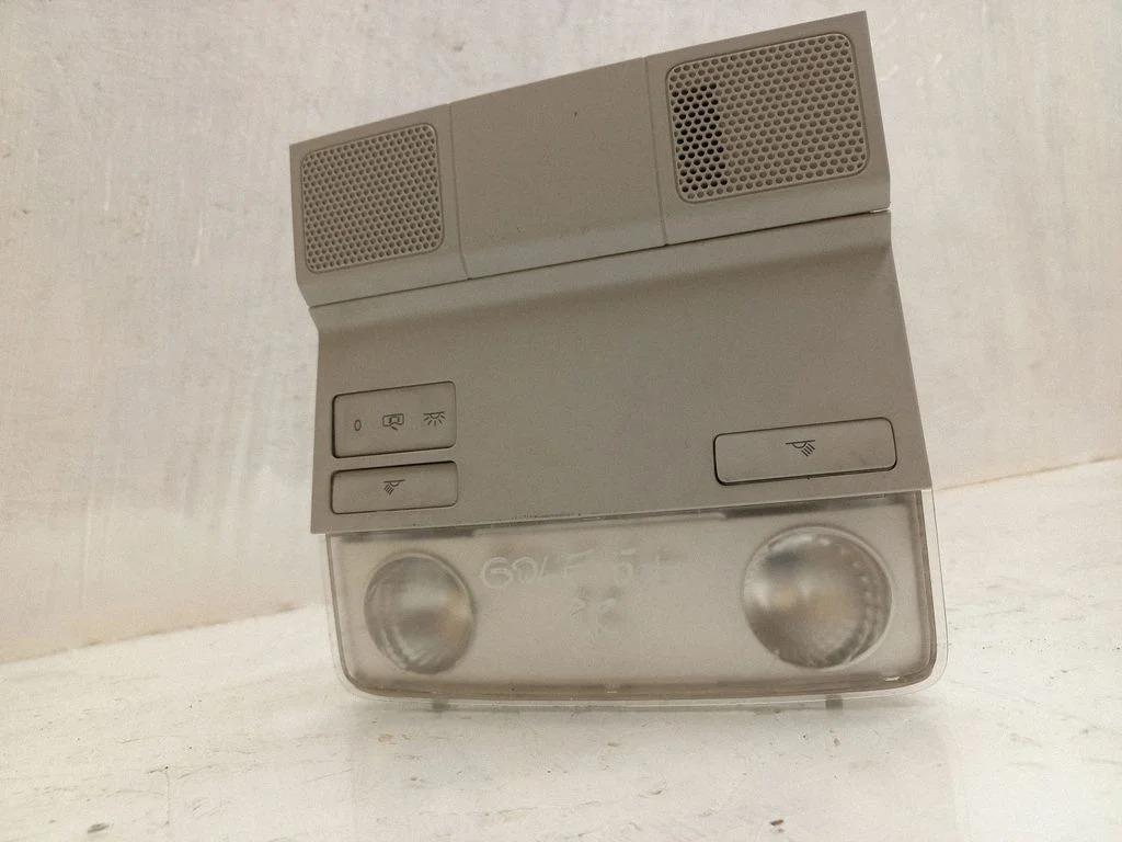 Esiistmete valgustustuli – Volkswagen Golf Plus (2005-2013)
