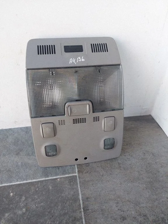 Front seat light 8E0947135N