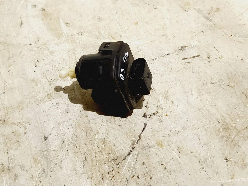 Headlight level adjustment motor 4B0941295