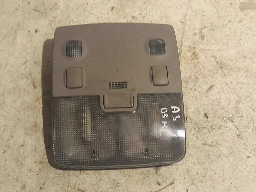 Front seat light – Audi A3 S3 8L (1996-2003)