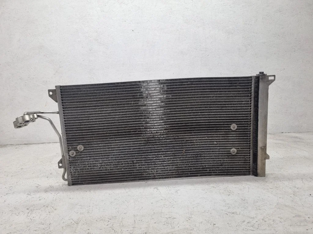 Gaisa kondicioniera dzesēšanas radiators (kondensators) 7L0820411F
