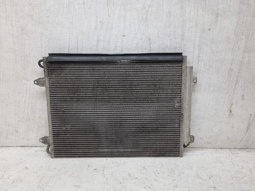 Kliimaseadme jahutusradiaator (kondensaator) 3C0820411B