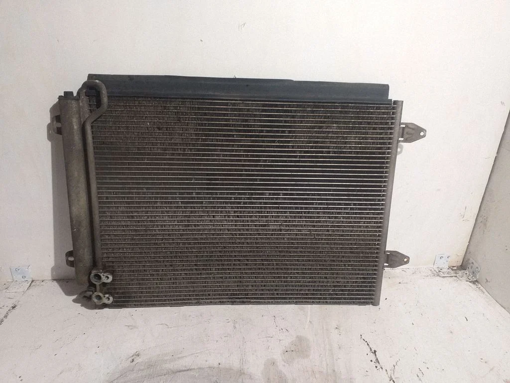 Gaisa kondicioniera dzesēšanas radiators (kondensators)