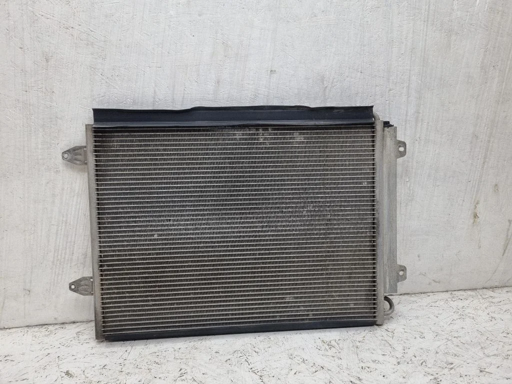 Kliimaseadme jahutusradiaator (kondensaator)