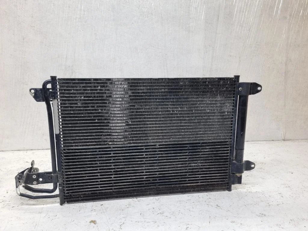 Kliimaseadme jahutusradiaator (kondensaator)