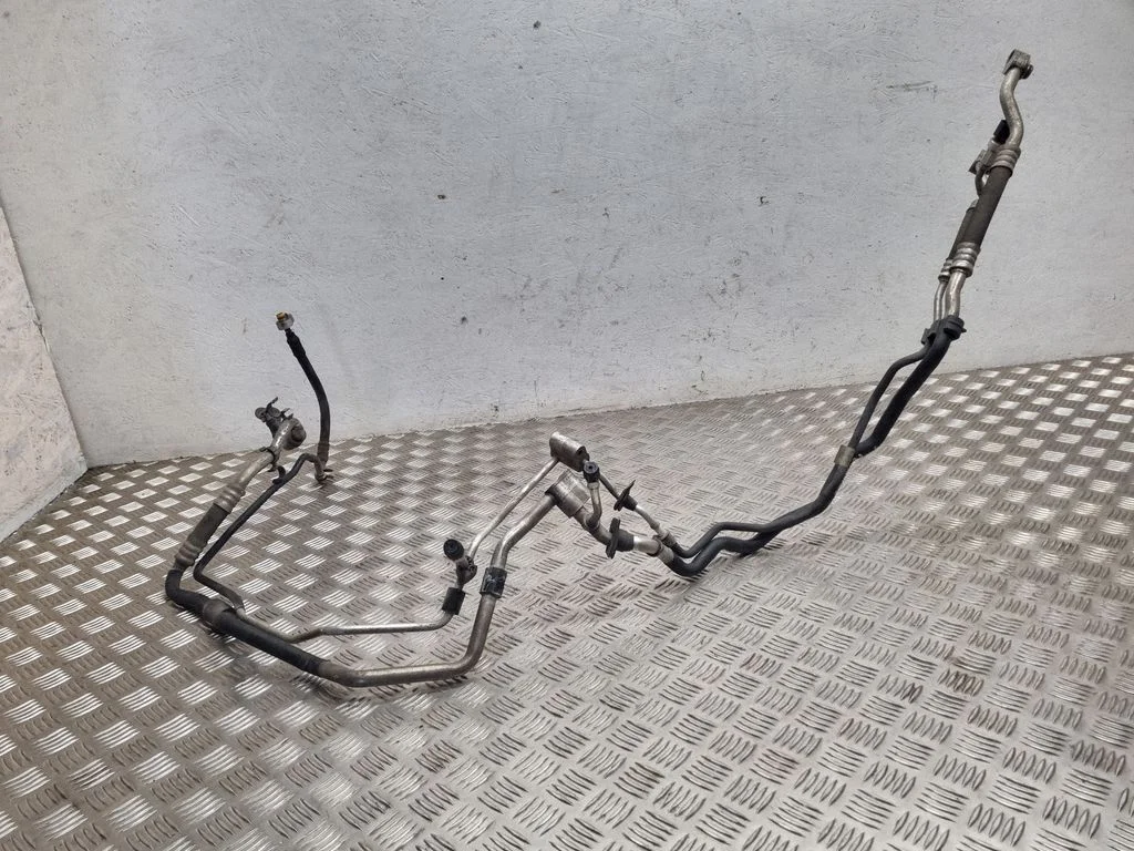 Kliimaseadme toru / voolik – Volkswagen Touareg I (2002-2010)
