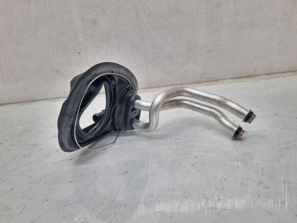 Air conditioning (A/C) pipe/hose