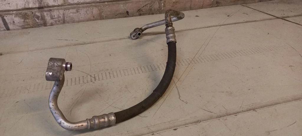 Air conditioning (A/C) pipe/hose