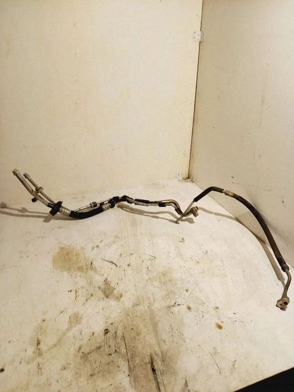Air conditioning (A/C) pipe/hose