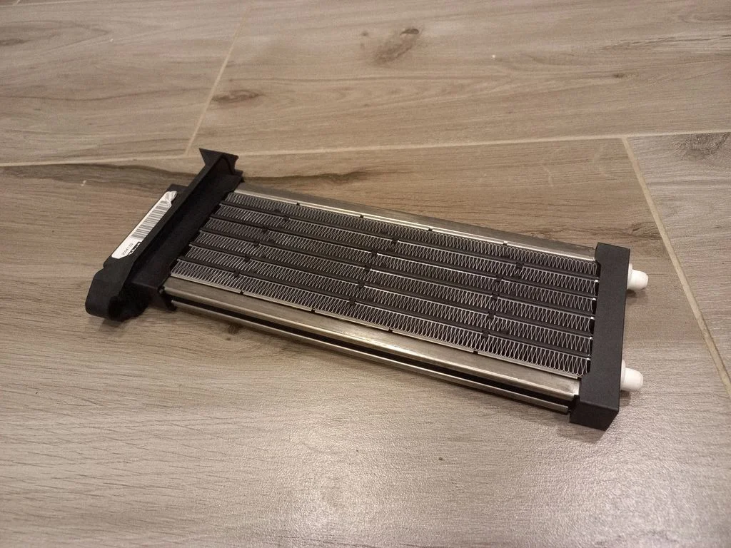 Elektriline salongi küttekeha radiaator 8E1819011