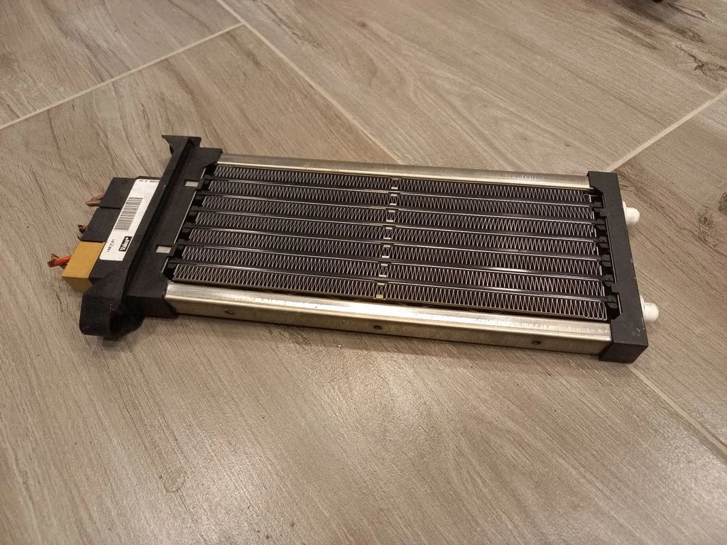 Elektriline salongi küttekeha radiaator 4V1819011
