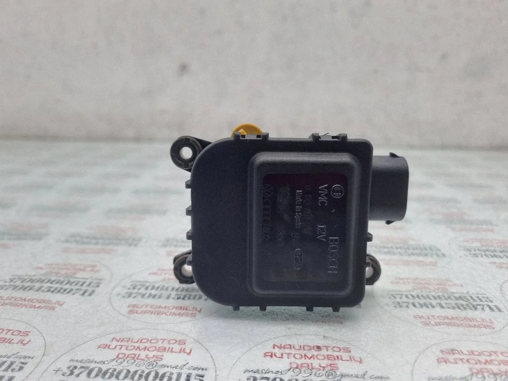 Gaisa aizvara motoriņš/aktuators 8D2820511C
