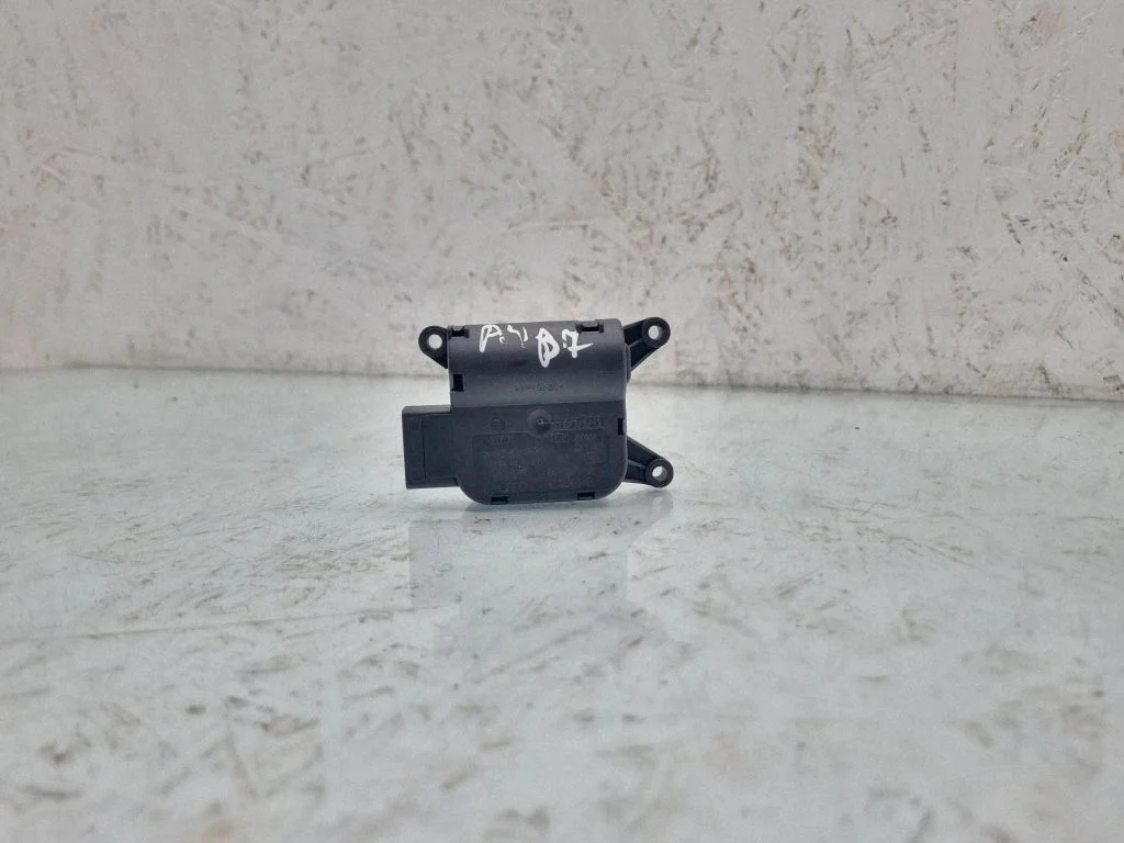 Air flap motor/actuator 8E1820511B