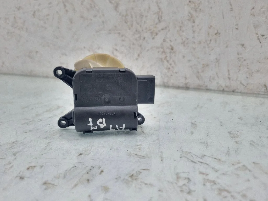 Air flap motor/actuator 8E1820511C