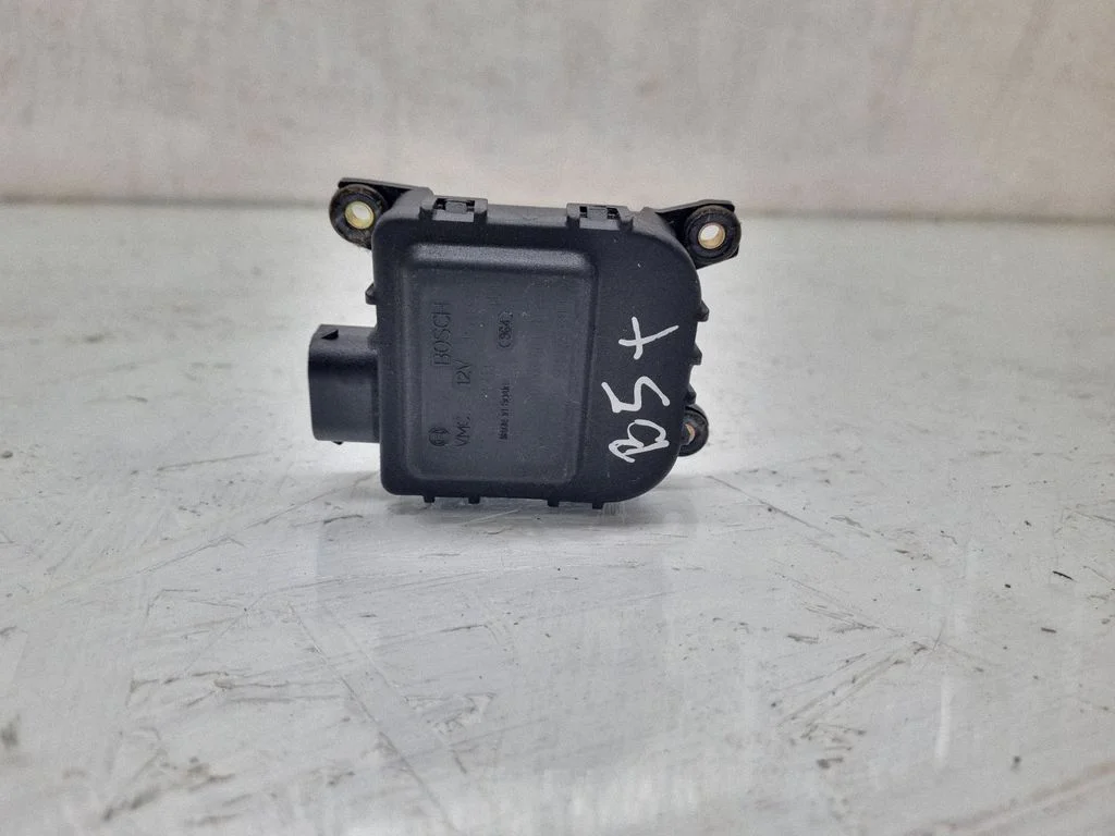 Air flap motor/actuator 8D1820511B