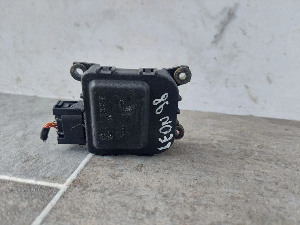Air flap motor/actuator 8D2820511C