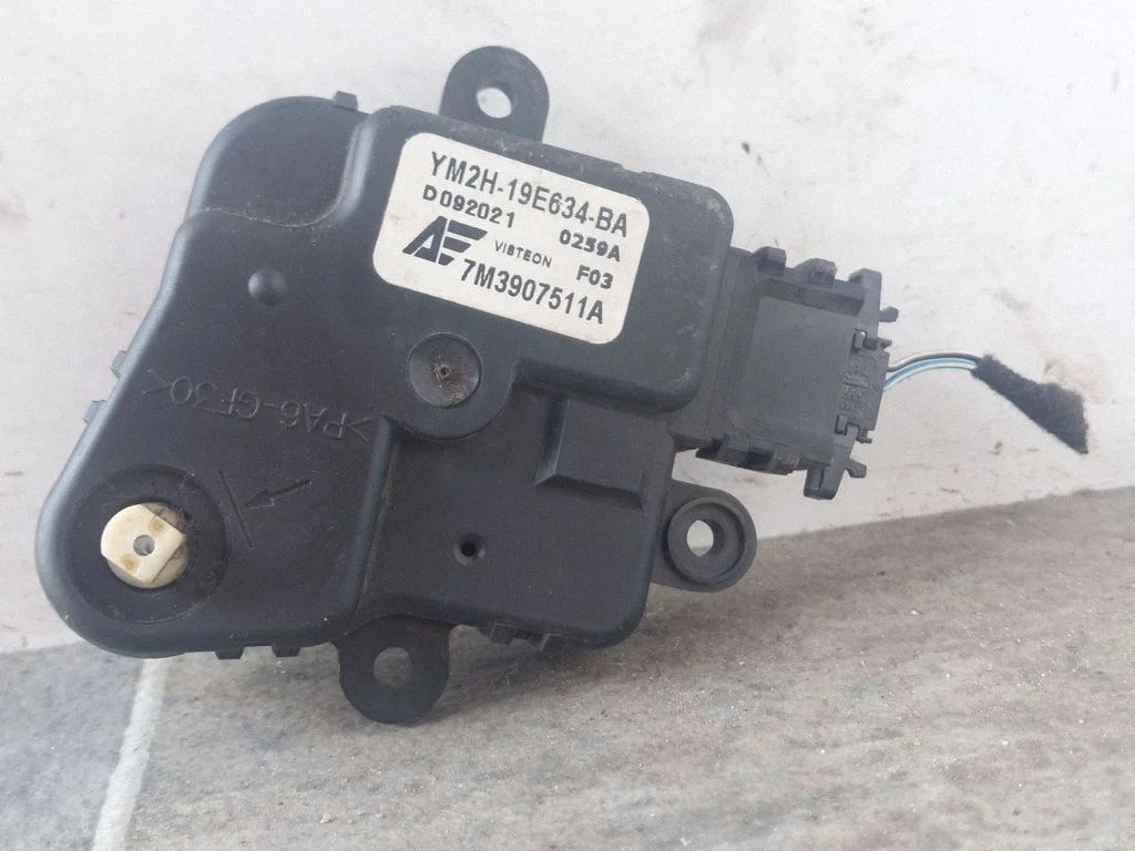 Gaisa aizvara motoriņš/aktuators 7M3907511A