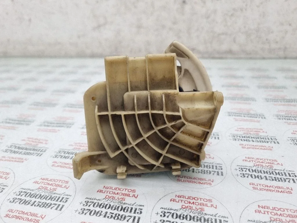 Air flap motor/actuator 8D1820511E