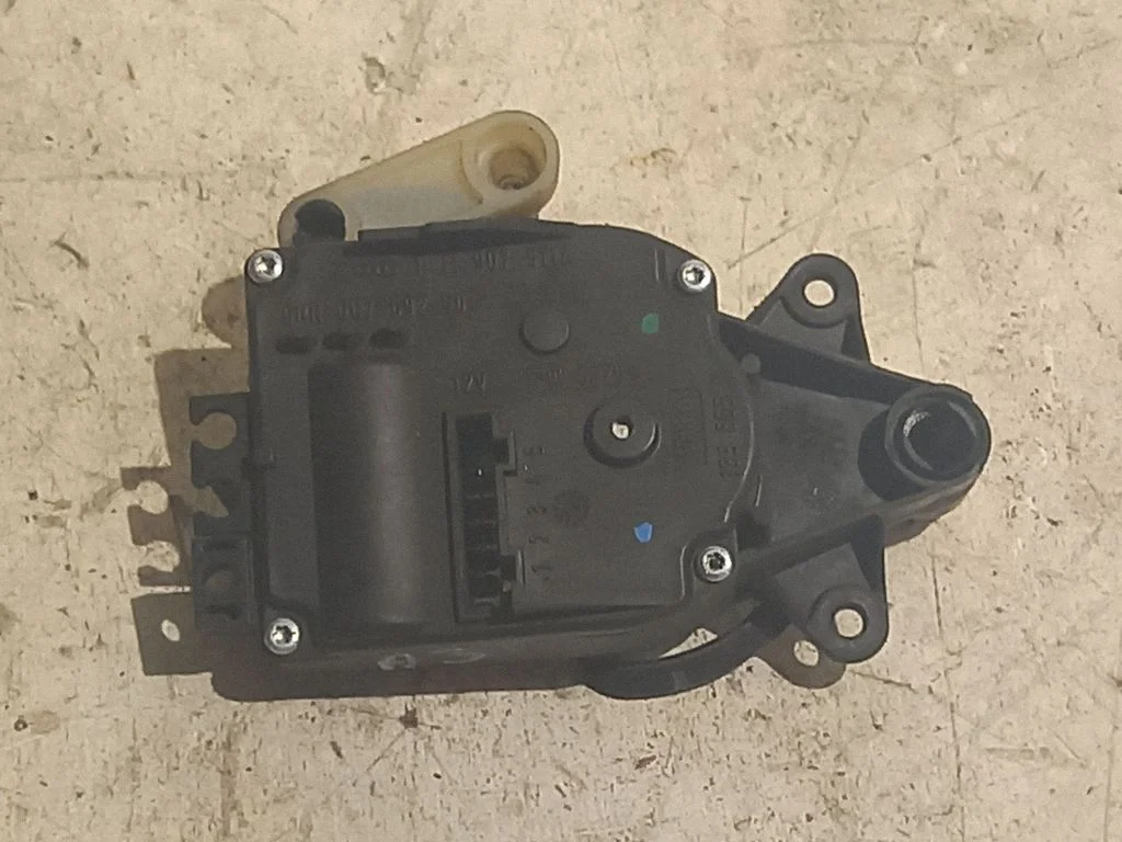 Gaisa aizvara motoriņš/aktuators 1J1907511A