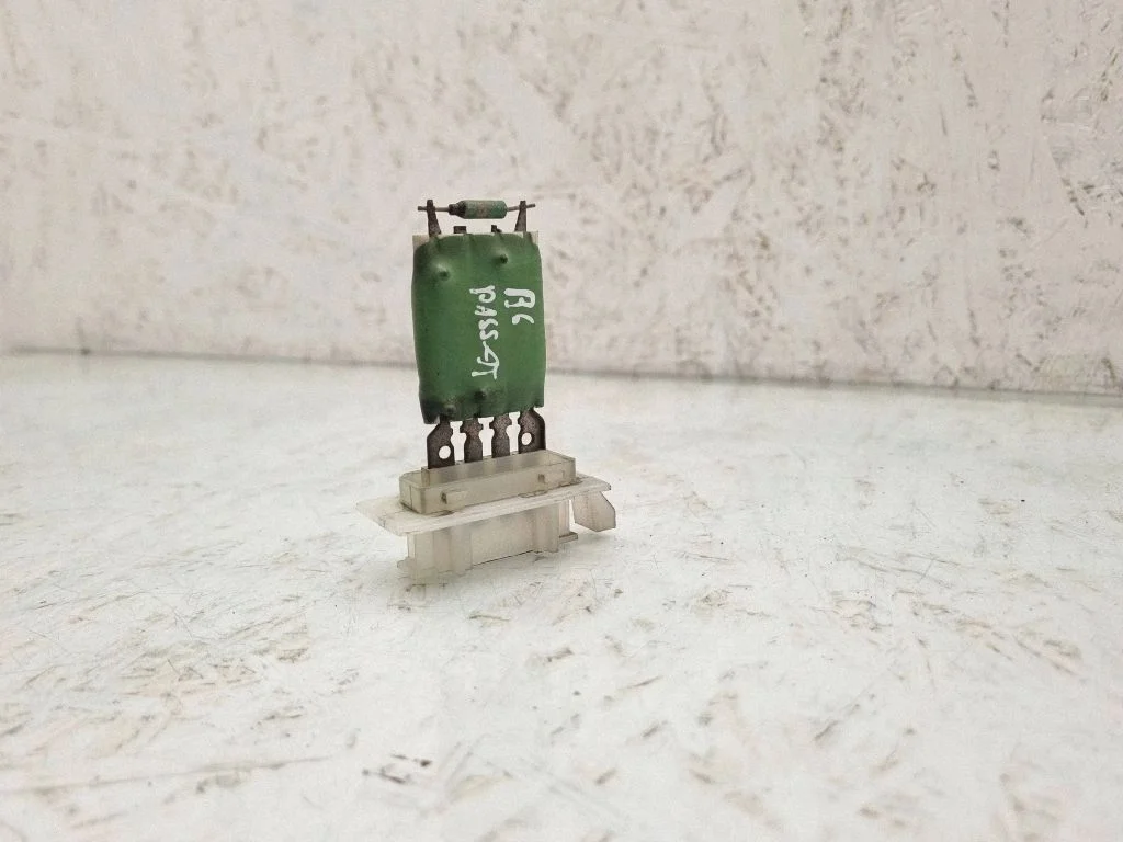 Heater blower motor/fan resistor – Volkswagen Passat B6 (2005-2010)
