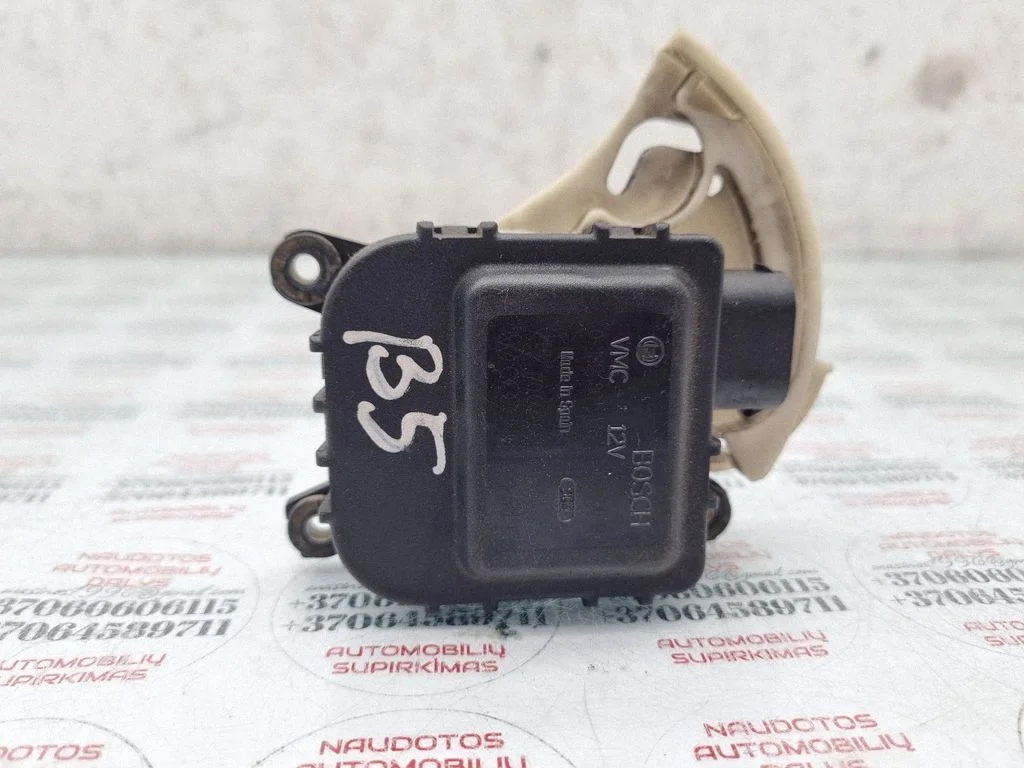 Air flap motor/actuator 8D1820511E