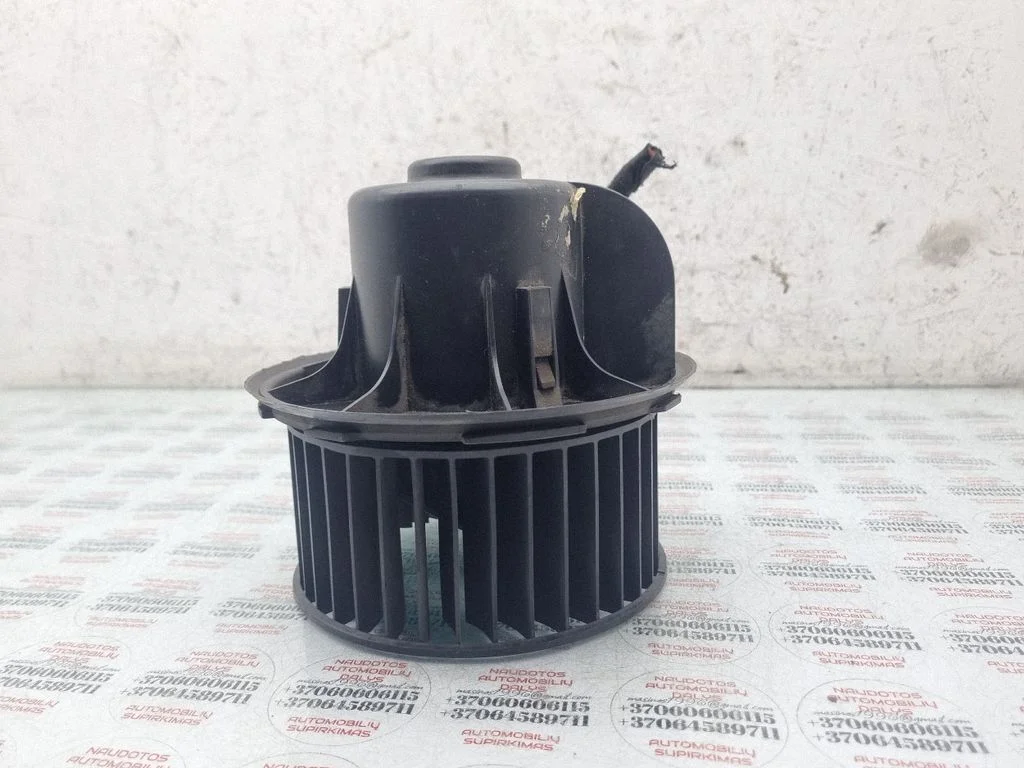 Krāsniņas ventilators/pūtējs 7M1819021