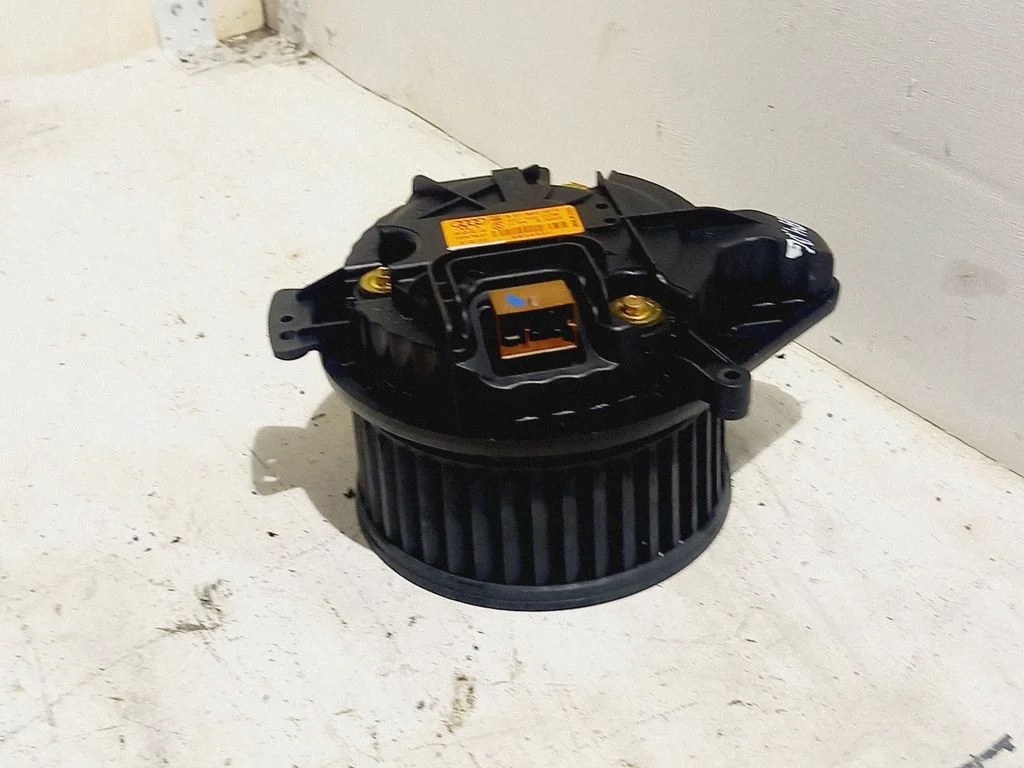 Heater fan/blower 8E1820021E