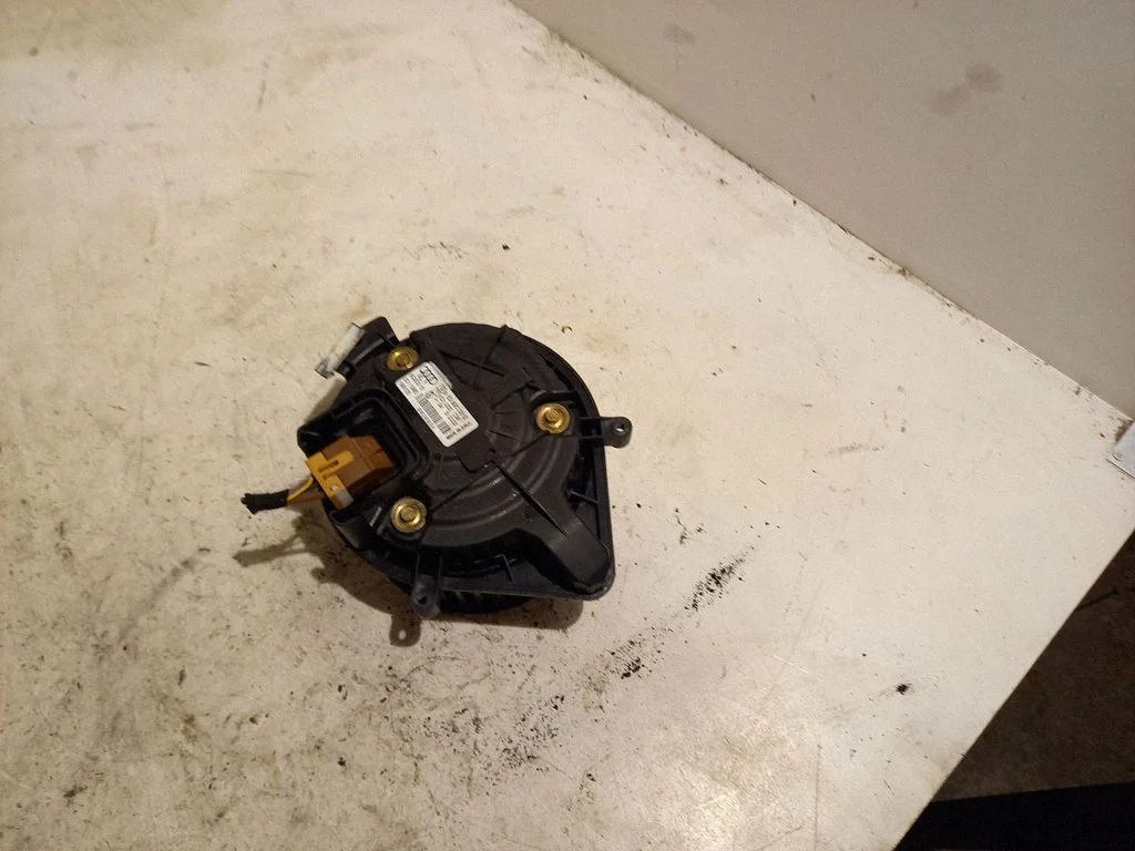 Heater fan/blower 8E2820021E