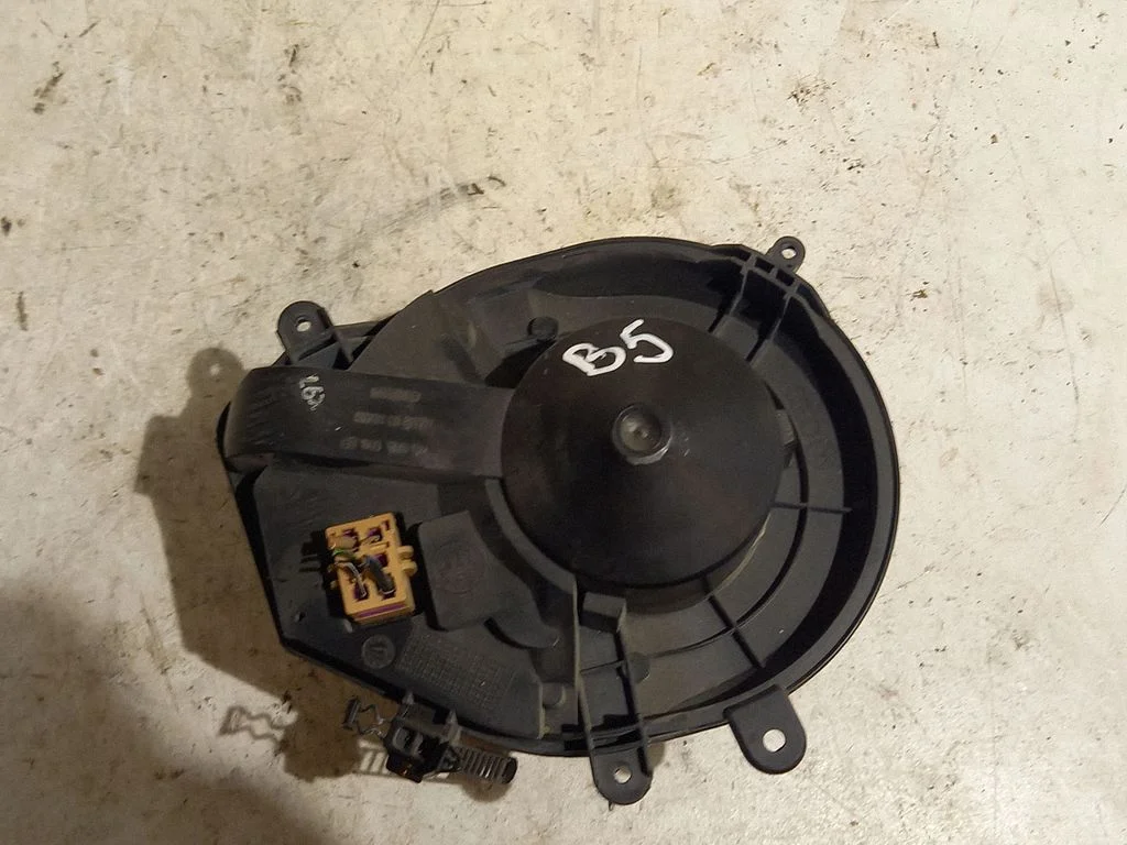 Heater fan/blower 8D1820021