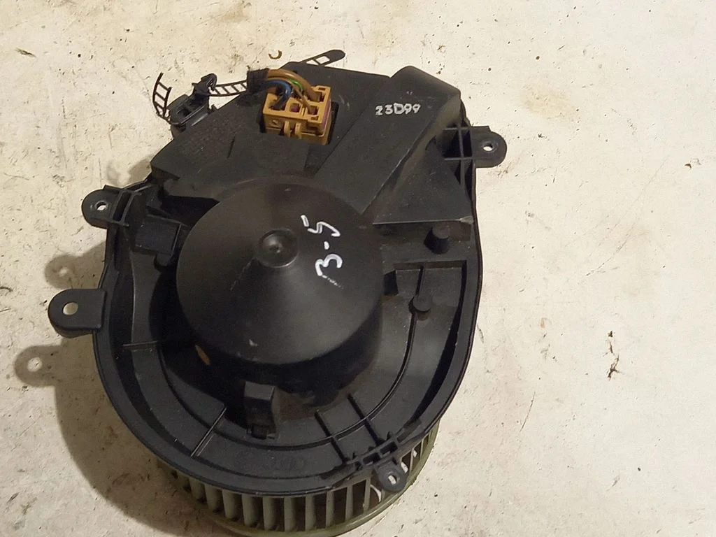 Heater fan/blower 8D1820021