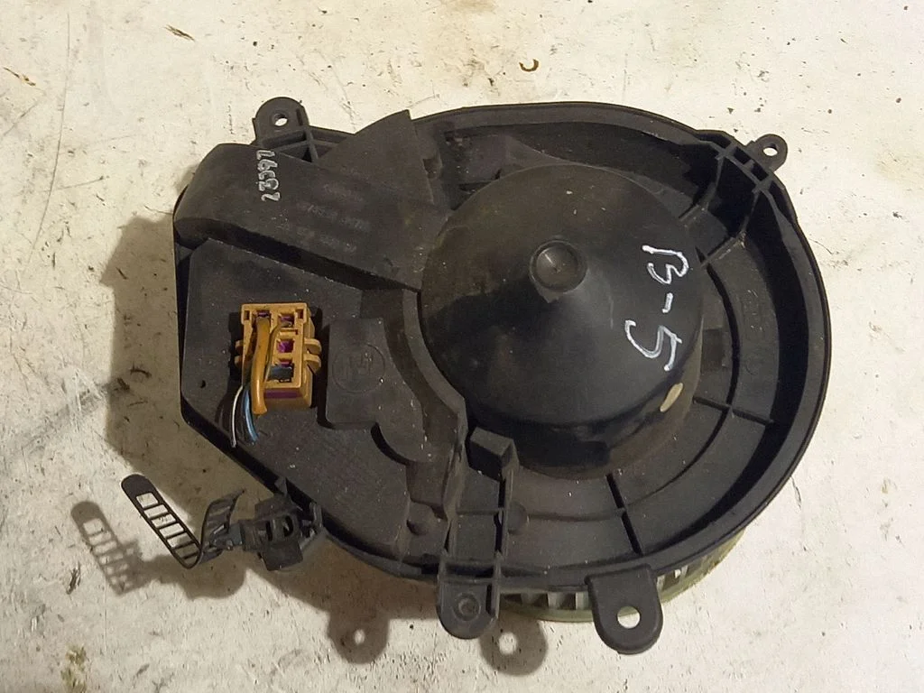 Heater fan/blower 8D1820021