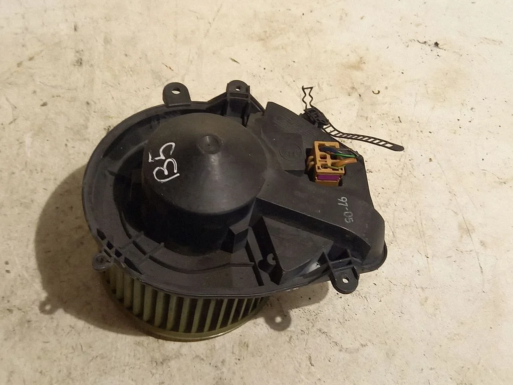 Heater fan/blower 8D1820021