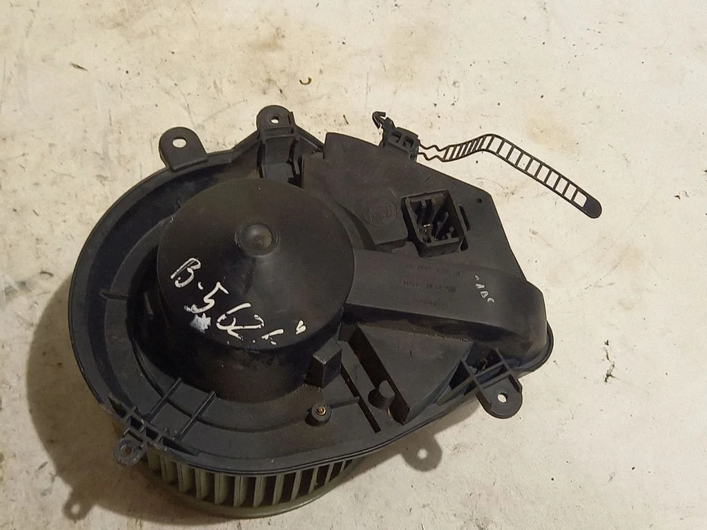 Heater fan/blower 8D1820021