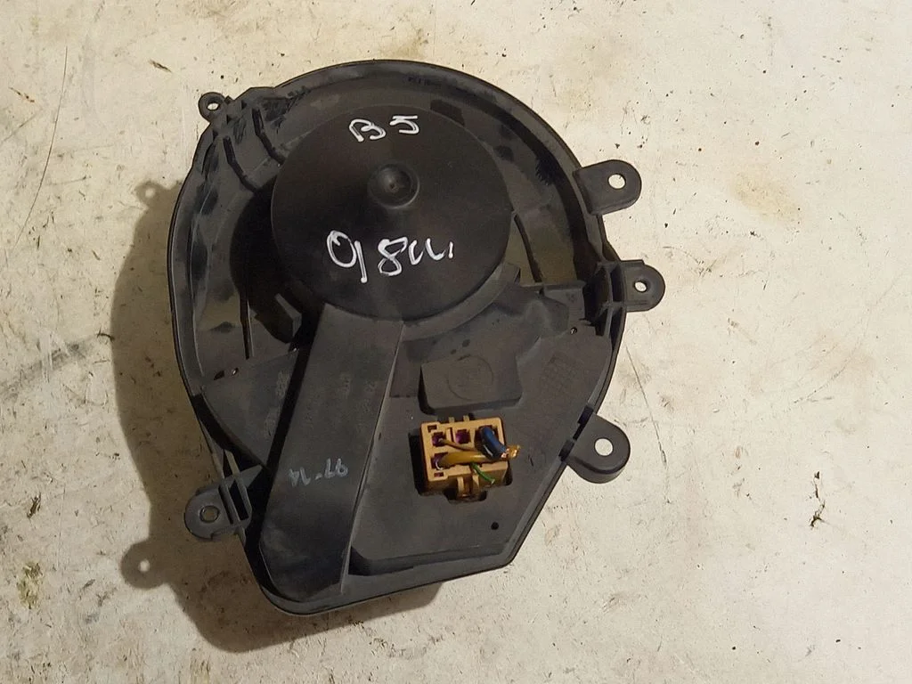 Heater fan/blower 8D1820021
