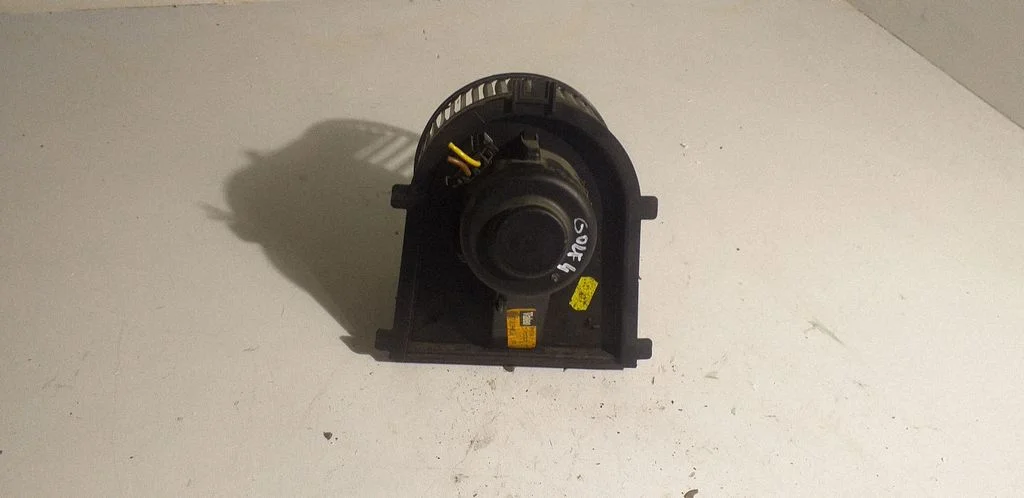 Heater fan/blower 1J189021A