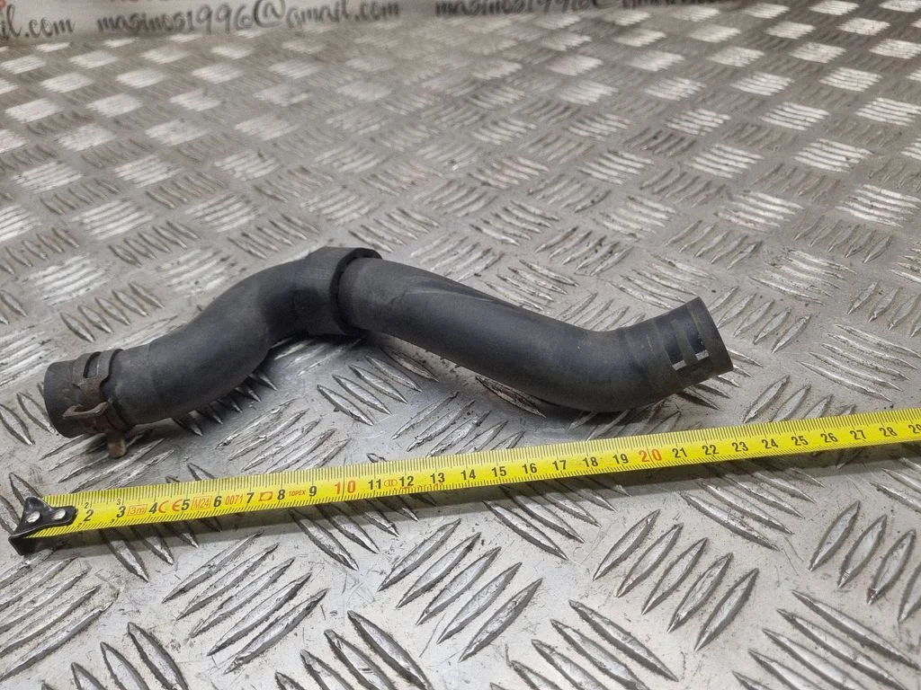 Engine coolant pipe/hose
