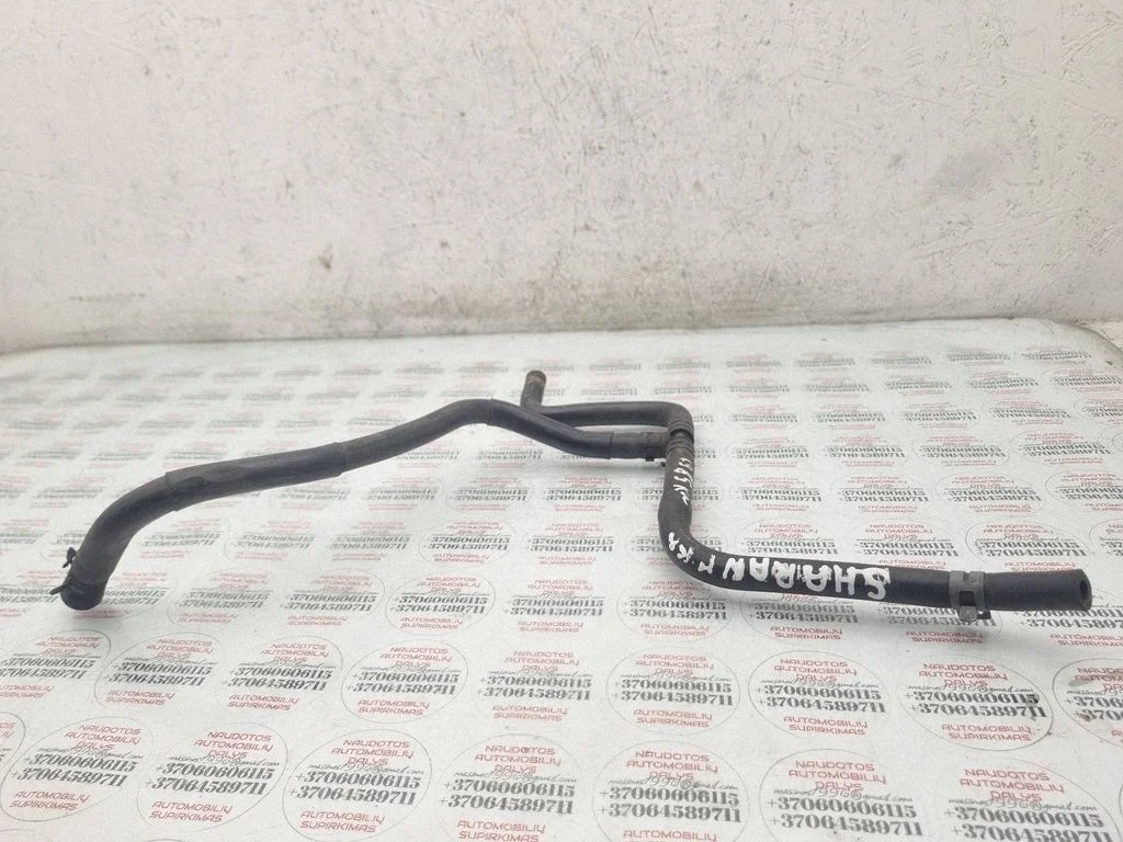 Engine coolant pipe/hose