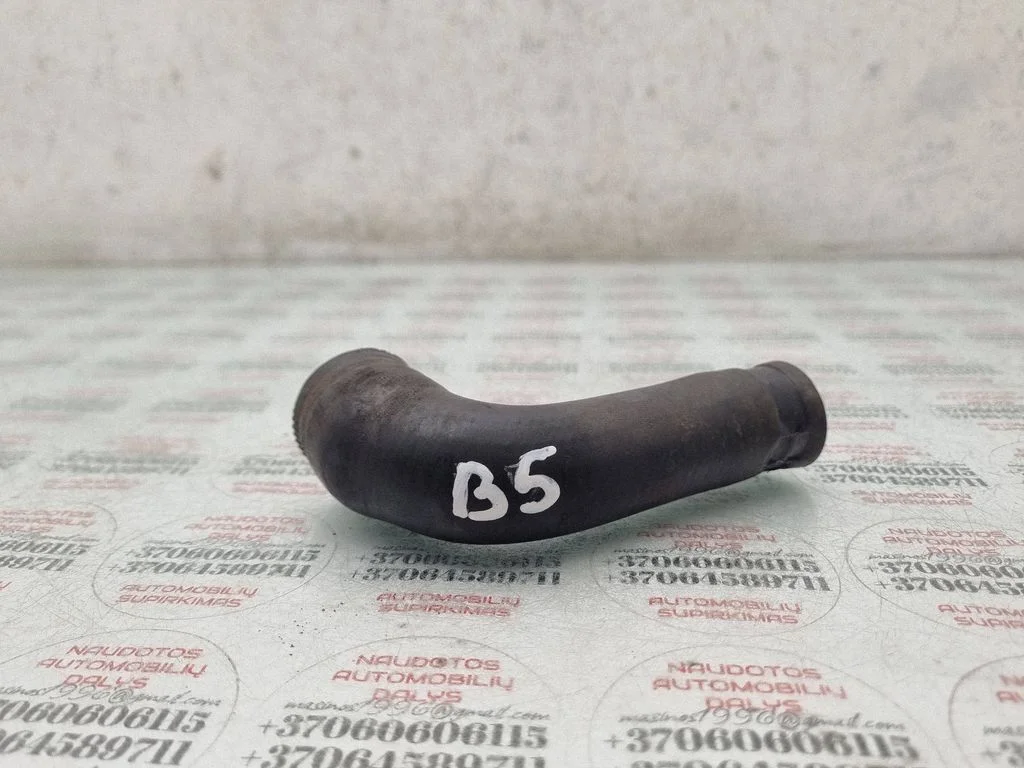 Engine coolant pipe/hose