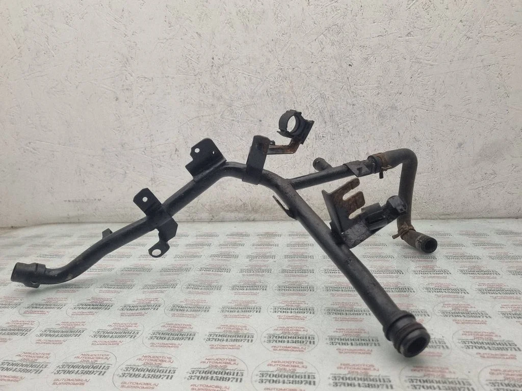 Engine coolant pipe/hose