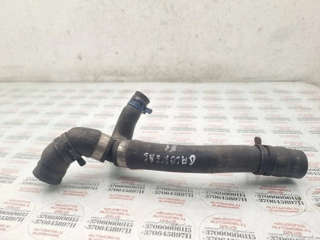 Engine coolant pipe/hose