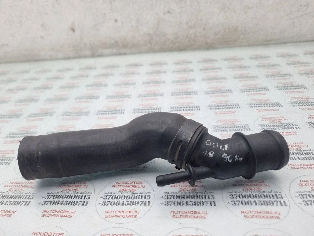 Engine coolant pipe/hose