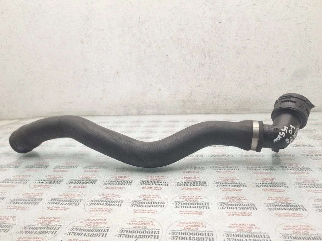 Engine coolant pipe/hose – Volkswagen Touareg I (2002-2010)