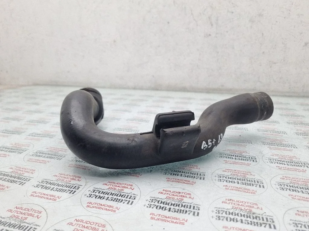 Engine coolant pipe/hose 8E0121101C