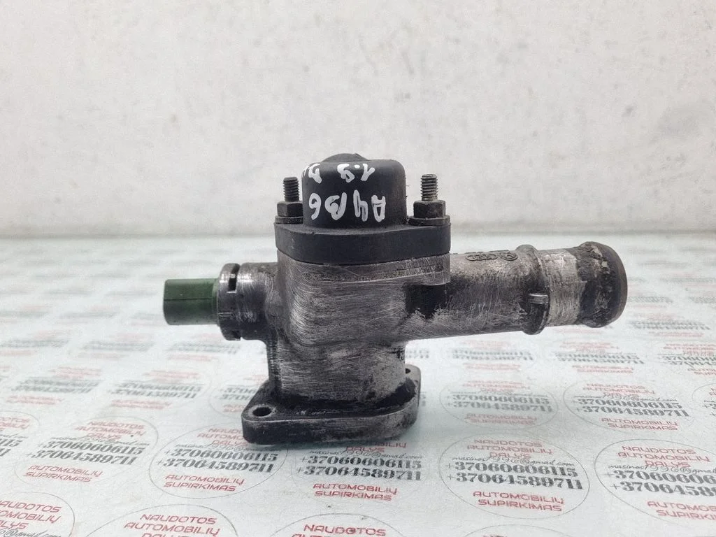 Engine coolant pipe/hose 038121133A