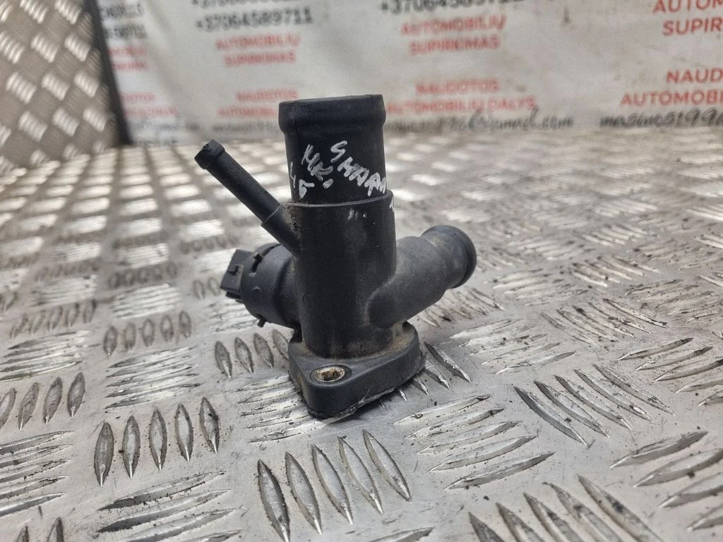 Engine coolant pipe/hose 145048624