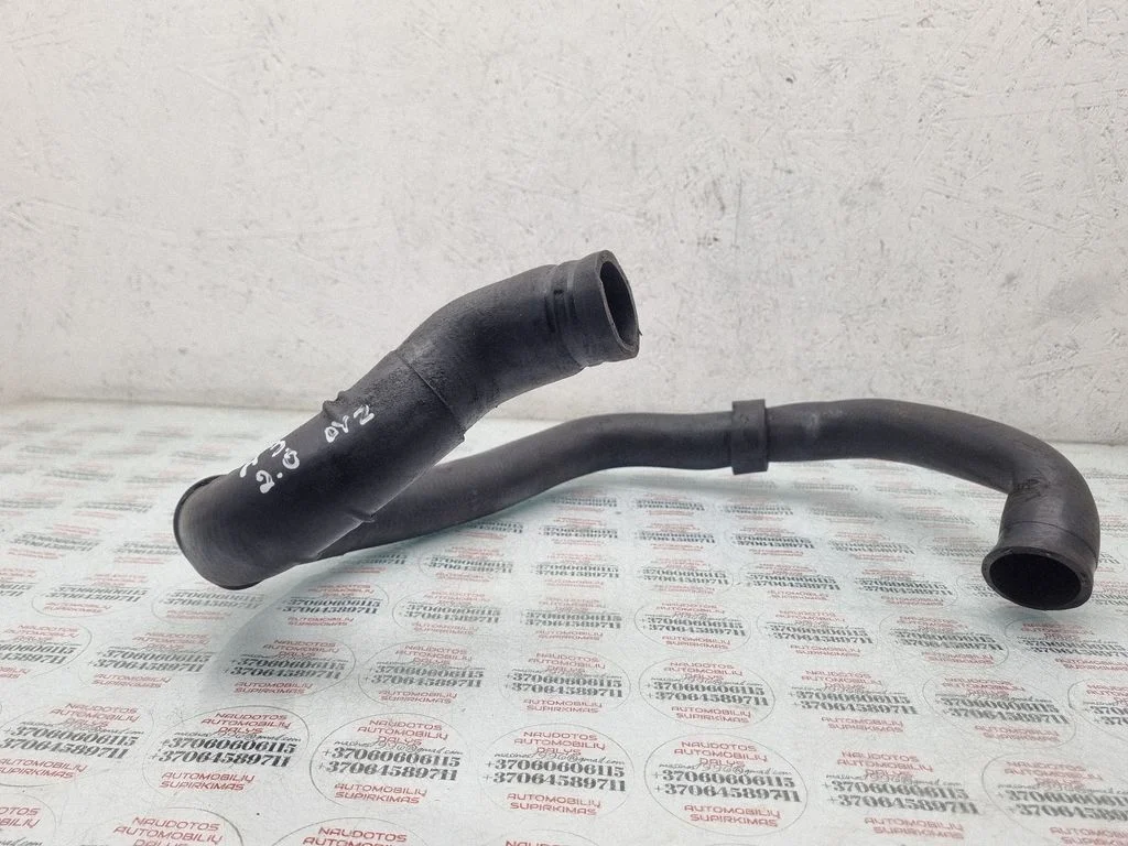 Engine coolant pipe/hose