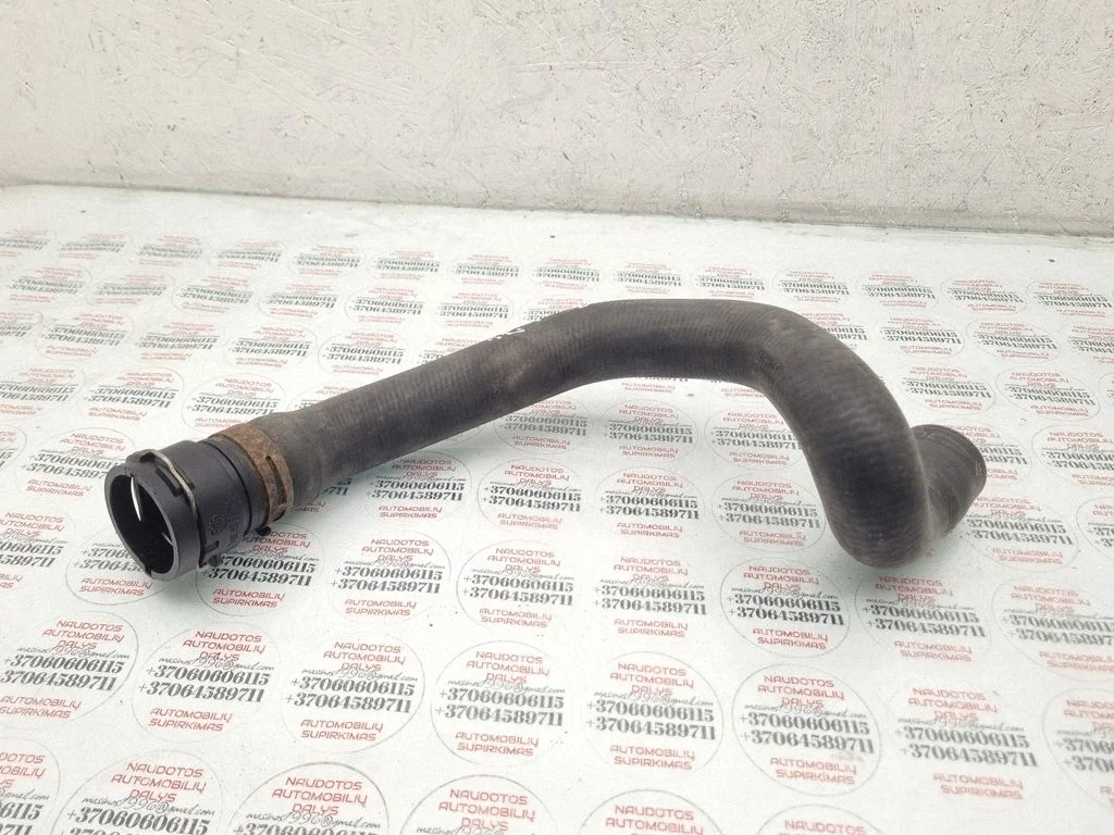 Przewody układu chłodzenia silnika 7M3122291