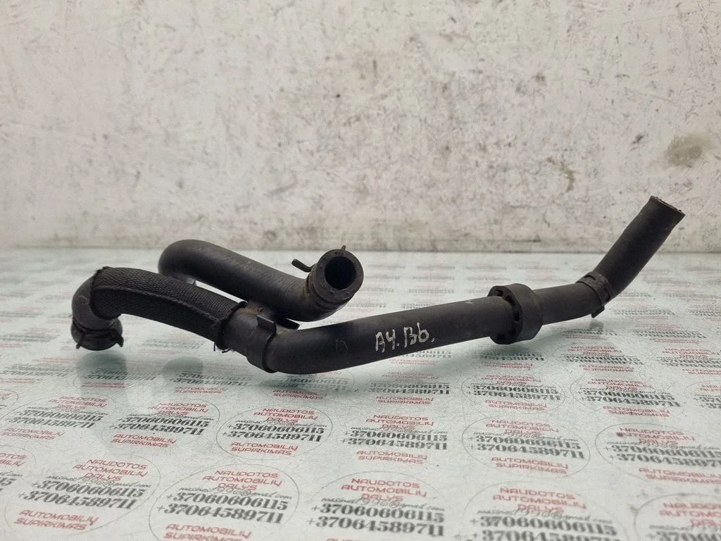Engine coolant pipe/hose